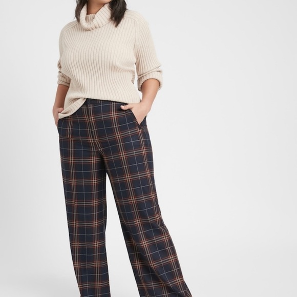 Banana Republic High Waisted Wide Leg Trousers - Picture 6 of 10